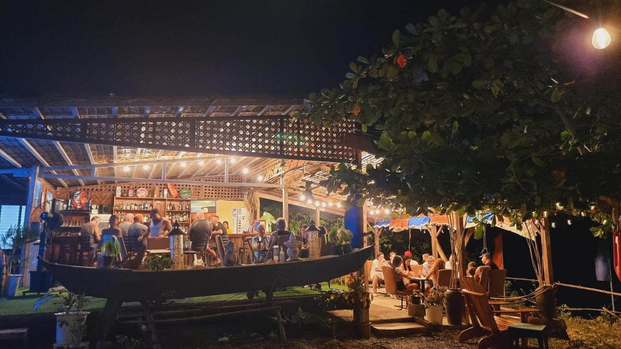 Jush Native And Glamping Hotel Dauis Exterior photo